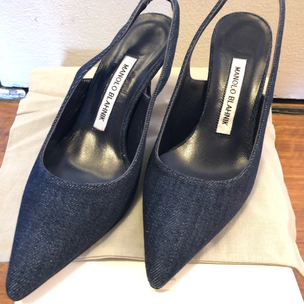 Blue Denim Manolo Blahnik Allura Slingbacks sz 35